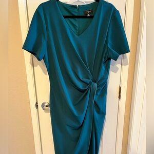 TAHARI ASL Crepe side knot dress